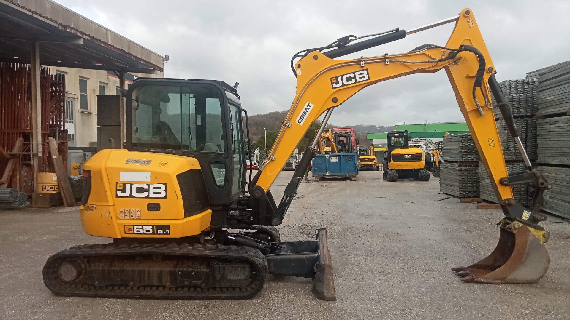 MIDIESCAVATORE JCB 65R