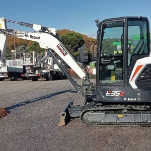 MINIESCAVATORE BOBCAT E35Z