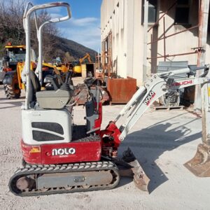 Miniescavatore takeuchi TB210 usato